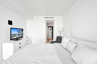 New Listing Sale! Premier Upgraded FLL 2BR Penthouse W Resort Unbeatable Views - 4