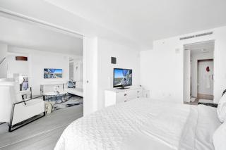 New Listing Sale! Premier Upgraded FLL 2BR Penthouse W Resort Unbeatable Views - 1