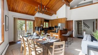 Bighorn by AvantStay Spacious Ski Cabin w Sprawling Porch Views Hot Tub - 2