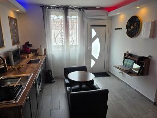 Love Room romantique avec Jacuzzi 2 places - 3