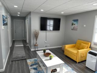 Home away from home in the burbs - 7