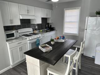 Home away from home in the burbs - 5