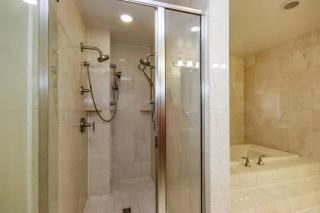 2BR Penthouse • Gym • Secure Parking • Harbor - 2