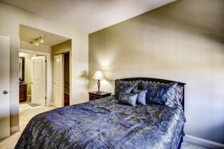 2BR • Walk to Convention Center • Gym • Secure Parking - 0