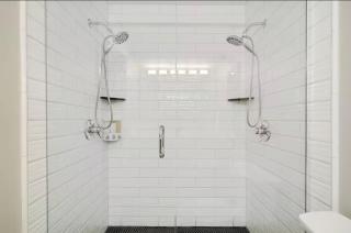 Large Townhouse, Walk to All! King Beds-Highlands - 7