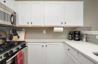 Large Townhouse, Walk to All! King Beds-Highlands - 2