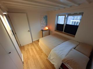 Spacious apartment with workplace close to the city center - 6