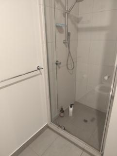 Serene room with beautiful creek views - 1