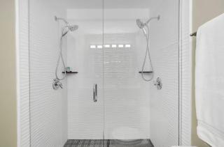 Lux Historic District Townhouse-WalktoAll-Highlands - 4