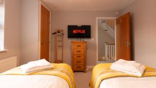 Stylish Coastal Home, Pets & Parking By ADLIV - 2