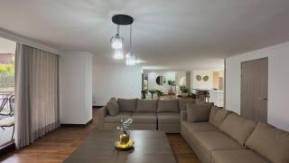 5BR 240 m² Fully Refurbished El Tesoro - 0