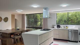 5BR 240 m² Fully Refurbished El Tesoro - 1