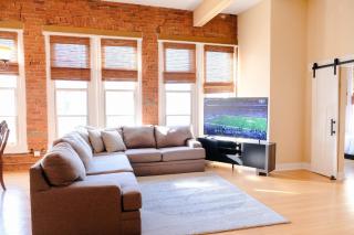 Top Floor Loft 4 Bedrooms and 2 000 sq ft - 9