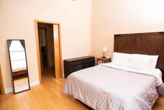 Top Floor Loft 4 Bedrooms and 2 000 sq ft - 3