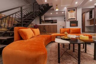 Premium 3 Bedroom Hillside Family Cottage with Mountains View -Murree - 3