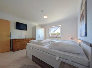 Familienwohnung mit Whirlpool Badewanne und Balkon - 7