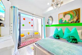 D- Hip & Stylish NoHo Family-Friendly Home near Universal & Hollywood with Patio - Hot Tub - Games - & Parking - 7