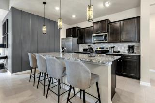 7 Bedrooms 55 Baths Windsor Island 3841 La - 2