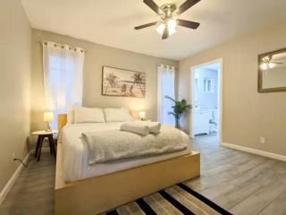 Private Master Bedroom North Lamar - 0