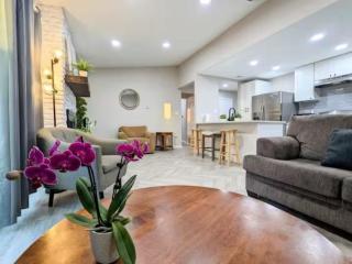 Private Master Bedroom North Lamar - 4