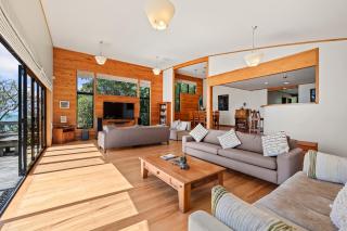 ON THE ROCKS, Whale Bay - 3