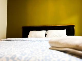 Luxury City Center Apartment Minutes from Beach & Train Station شقة فاخرة في وسط المدينة وعلى بعد دقائق من البحر - Tanger - 4