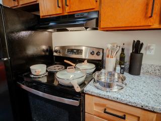 Quiet 2BR Apt - Minutes from Arrowhead Stadium - 7