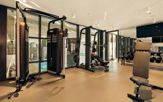 270 Degree Views, Ultra Lux CBD 2B2B, Pool Gym and Parking - Melbourne - 9