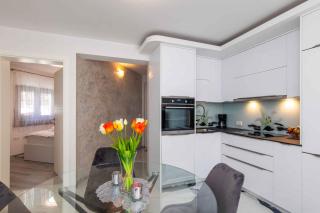 Apartment with A - C in Krk-Insel Krk 55017 - 1