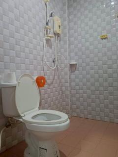 Ploy Chumpoo Lanta - 1