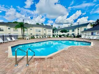 Disney Superior 3BR Condo Near Theme Parks - 9