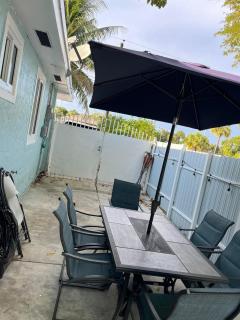 Cozy Miami House just renovated with 2 bedrooms available - 3