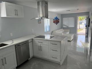 Cozy Miami House just renovated with 2 bedrooms available - 2