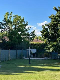 Casa estilo loft en chacras de Coria con gran jardín - 3