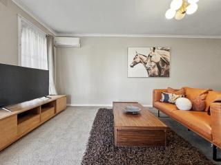 U2 Modern Clayton Retreat - Clayton North - 9