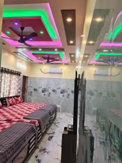 Happy Holidays Cottage - 0