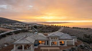 Incredible Estate w Panoramic Views Bocce Ball Court Malbec by AvantStay - 0