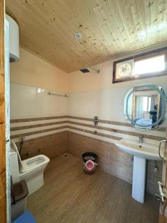 Rivertouch Tirthan Cafe and Stay - 1