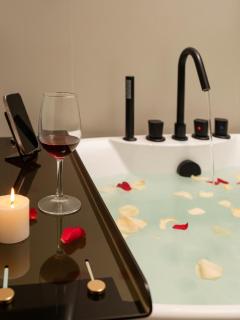 Zhangjiajie JIMO Hotel--New Hotel,Exclusive Location,Free Drop off Service to East Gate of forest park,Free Self-Service Laundry & Drying, Attraction Tickets Serivce in advance - 5