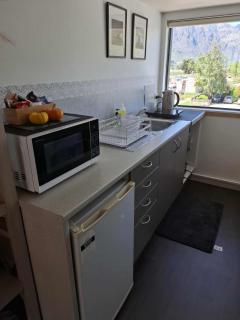 Remarkable studio,close to airport - 8