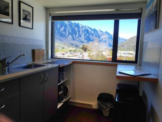 Remarkable studio,close to airport - 7