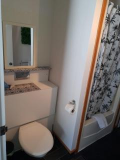 Remarkable studio,close to airport - 3