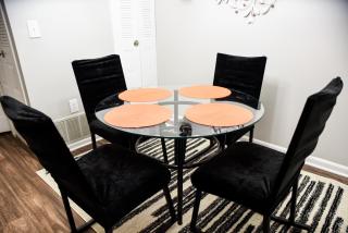 Comfy 2BR-1 Retreat in an ideal location - 1