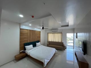 Hotel Lotus Suites - 0