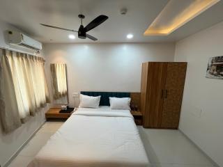 Hotel Lotus Suites - 3