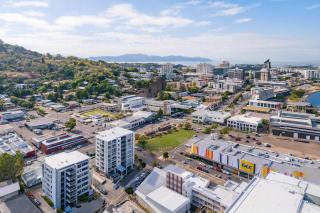 Central Kensington Studio with Pool near CBD - Townsville - 2