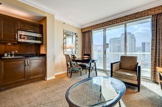 The Aura JR PREMIUM SUITE Strip view Balcony TWR 3 - 6