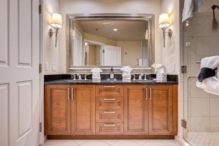 The Aura JR PREMIUM SUITE Strip view Balcony TWR 3 - 1