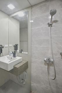 Modern and Spacious 3BR Home near Solaire & Okada - 7