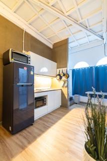 Queen On Street Guest House - 2